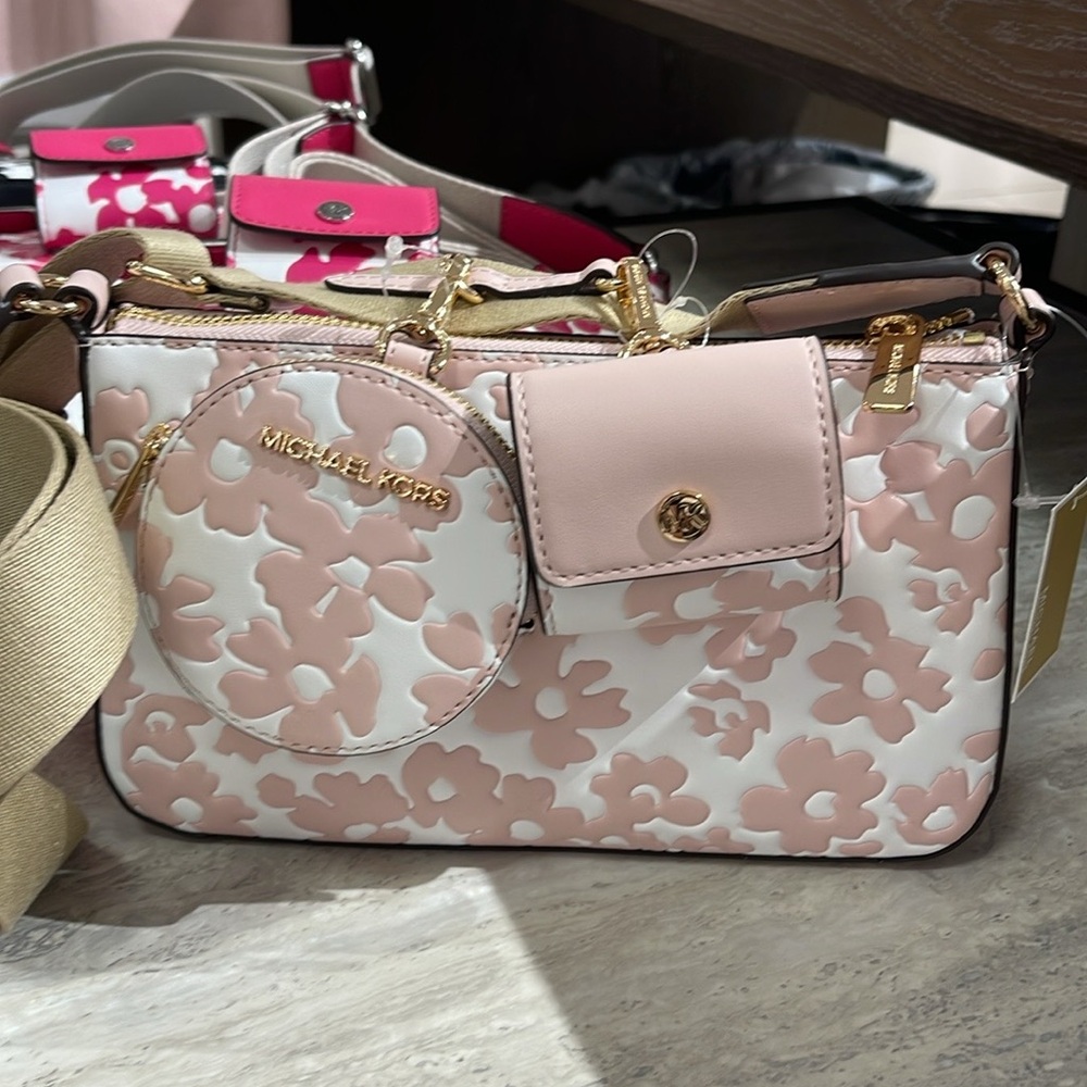 Michael Kors Jet Set Sm Sequined Floral Print Crossbody w Case for Apple AirPod - Picture 5 of 16